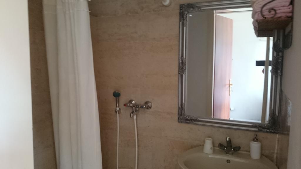 Collins Apartments Pula Zewnętrze zdjęcie